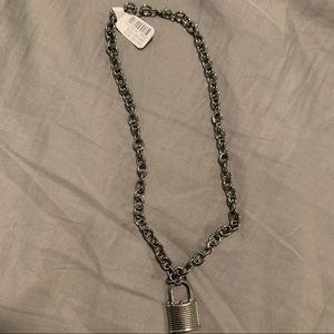 NWT Urban Outfitters Chain